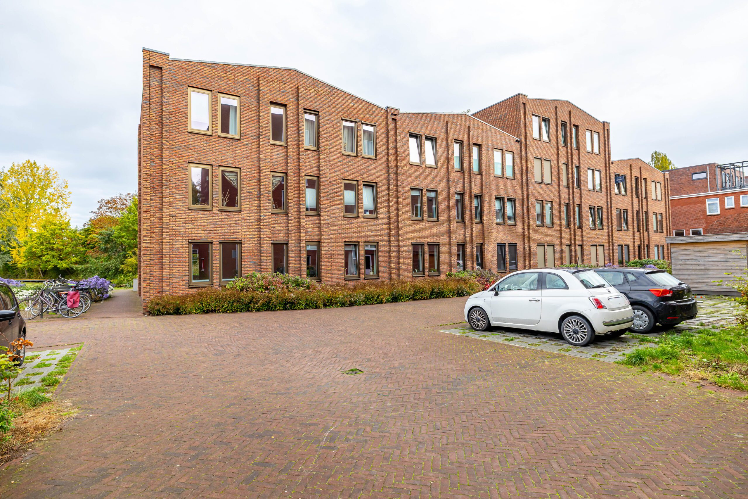 Helper Westsingel 49-8-37